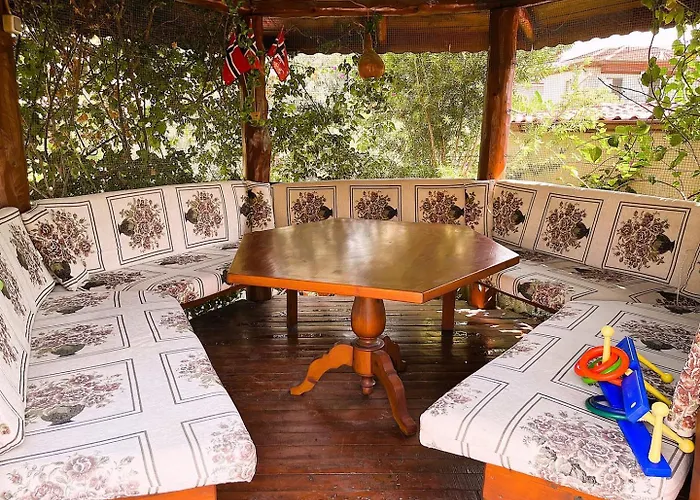 Villa Vigdis Dalyan- Family-friendly In Dalyan Centre With Private Pool & Garden