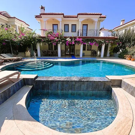 Vila Vigdis Dalyan- Family-friendly In Dalyan Centre With Private Pool & Garden