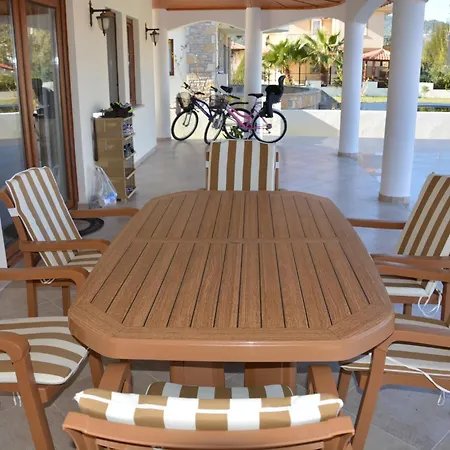 Vigdis Dalyan- Family-friendly In Dalyan Centre With Private Pool & Garden Vilă