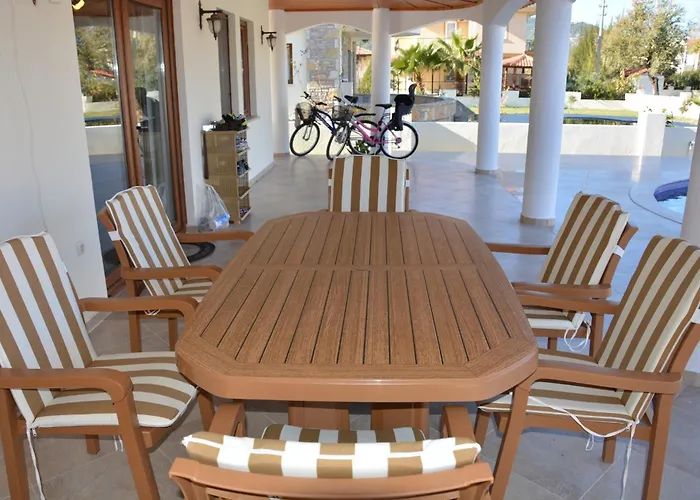 Vigdis Dalyan- Family-friendly In Dalyan Centre With Private Pool & Garden Vilă